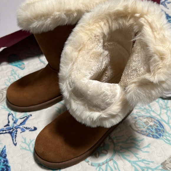 Chestnut brown fur lined boots. Size 8 - Picture 6 of 6